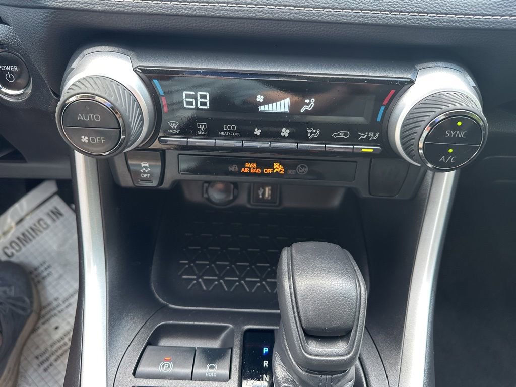 Used 2024 Toyota RAV4 XLE AWD/4WD image 25