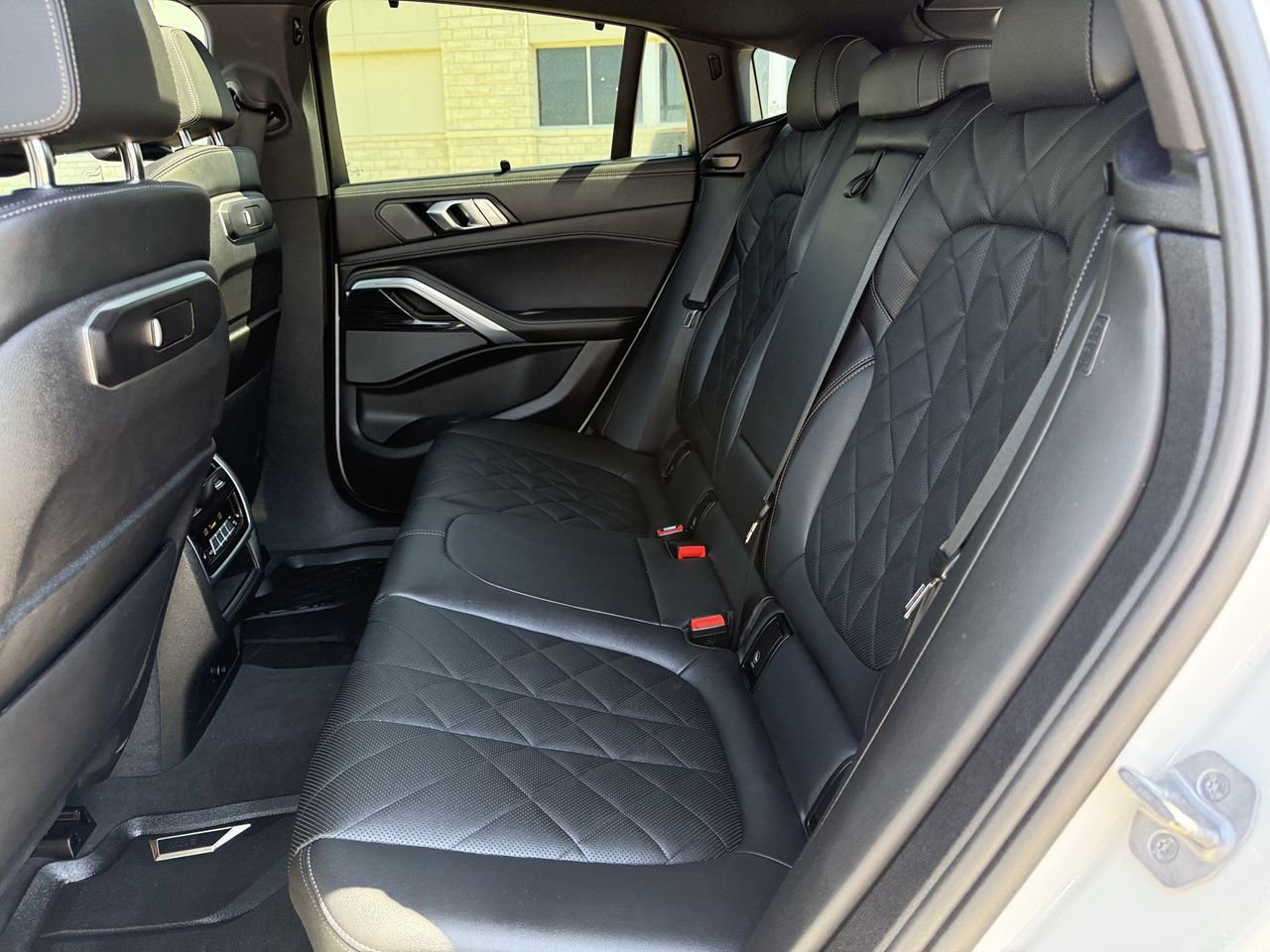 Used 2024 BMW X6 xDrive40i w/ Premium Package image 24