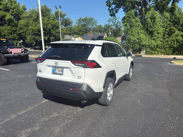 Used 2020 Toyota RAV4 XLE AWD/4WD image 8