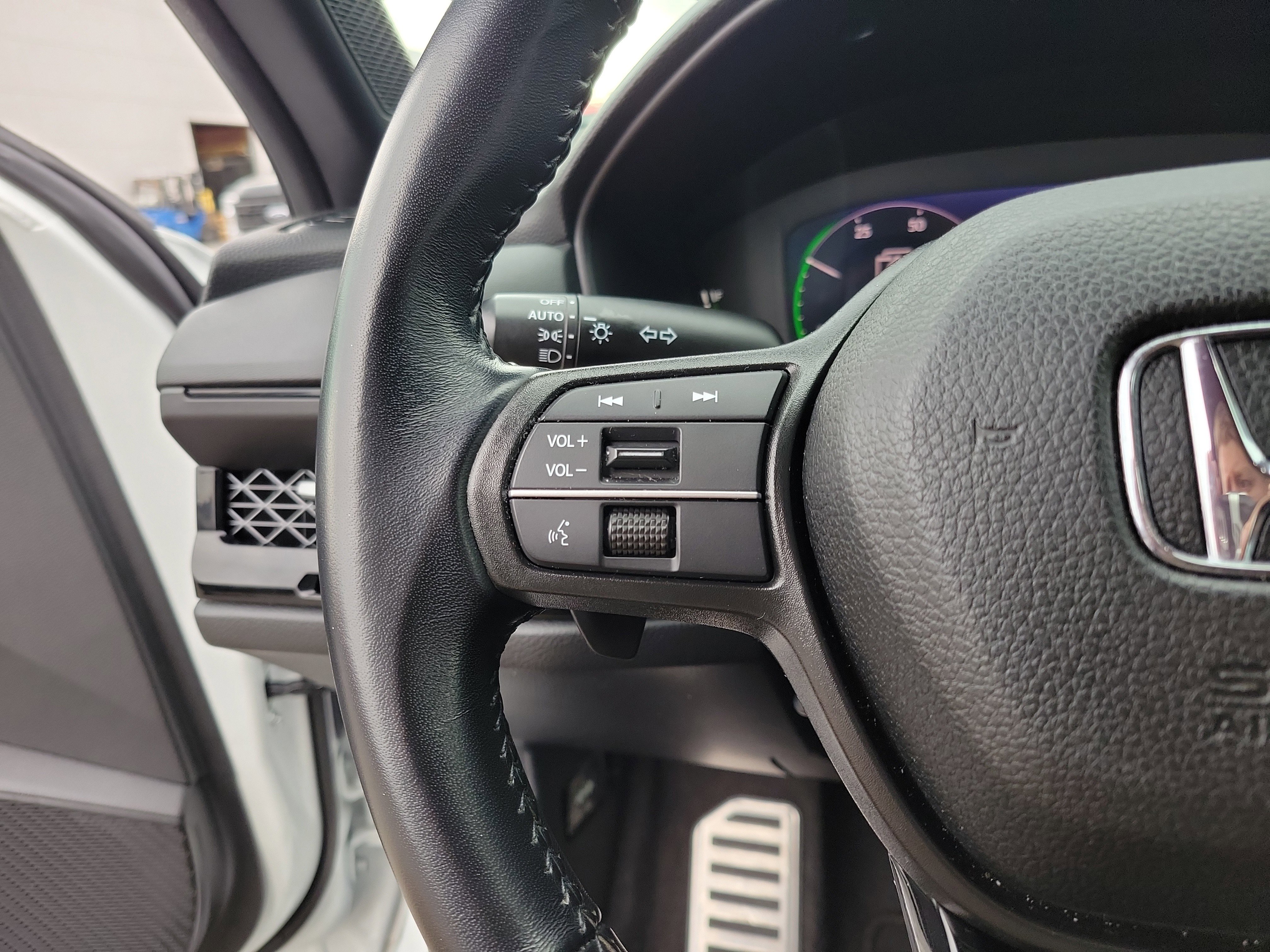 Used 2023 Honda Accord Sport image 11