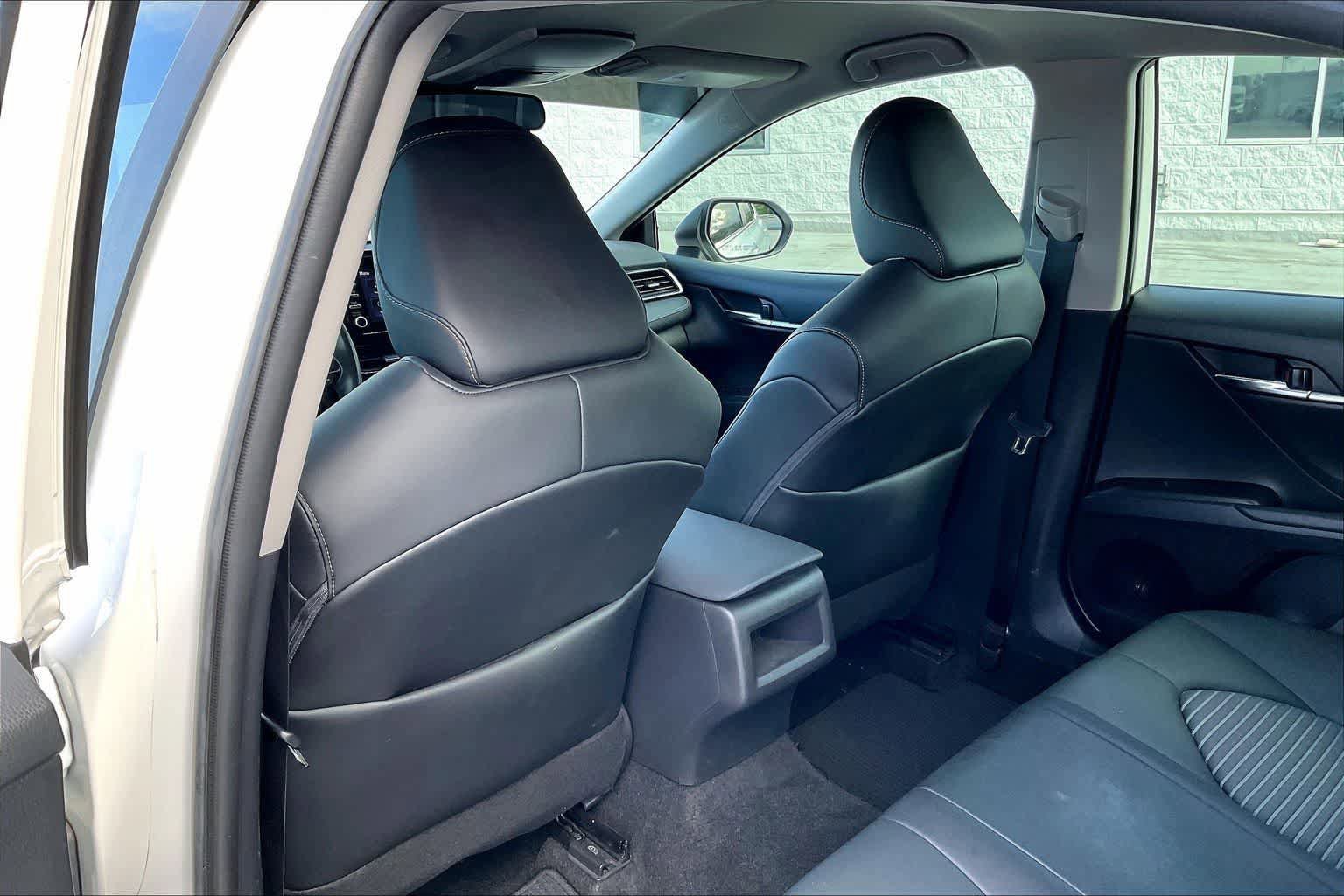 Used 2022 Toyota Camry SE FWD image 12