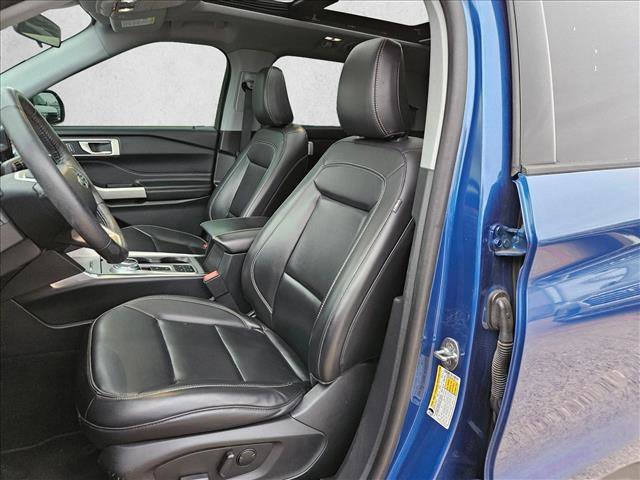 Certified 2021 Ford Explorer XLT w/ Equipment Group 202A RWD image 16