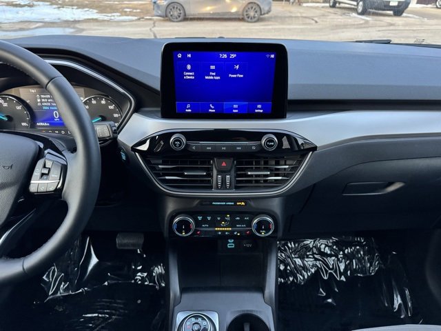 Certified 2022 Ford Escape SE w/ SE Sport Appearance Package image 2