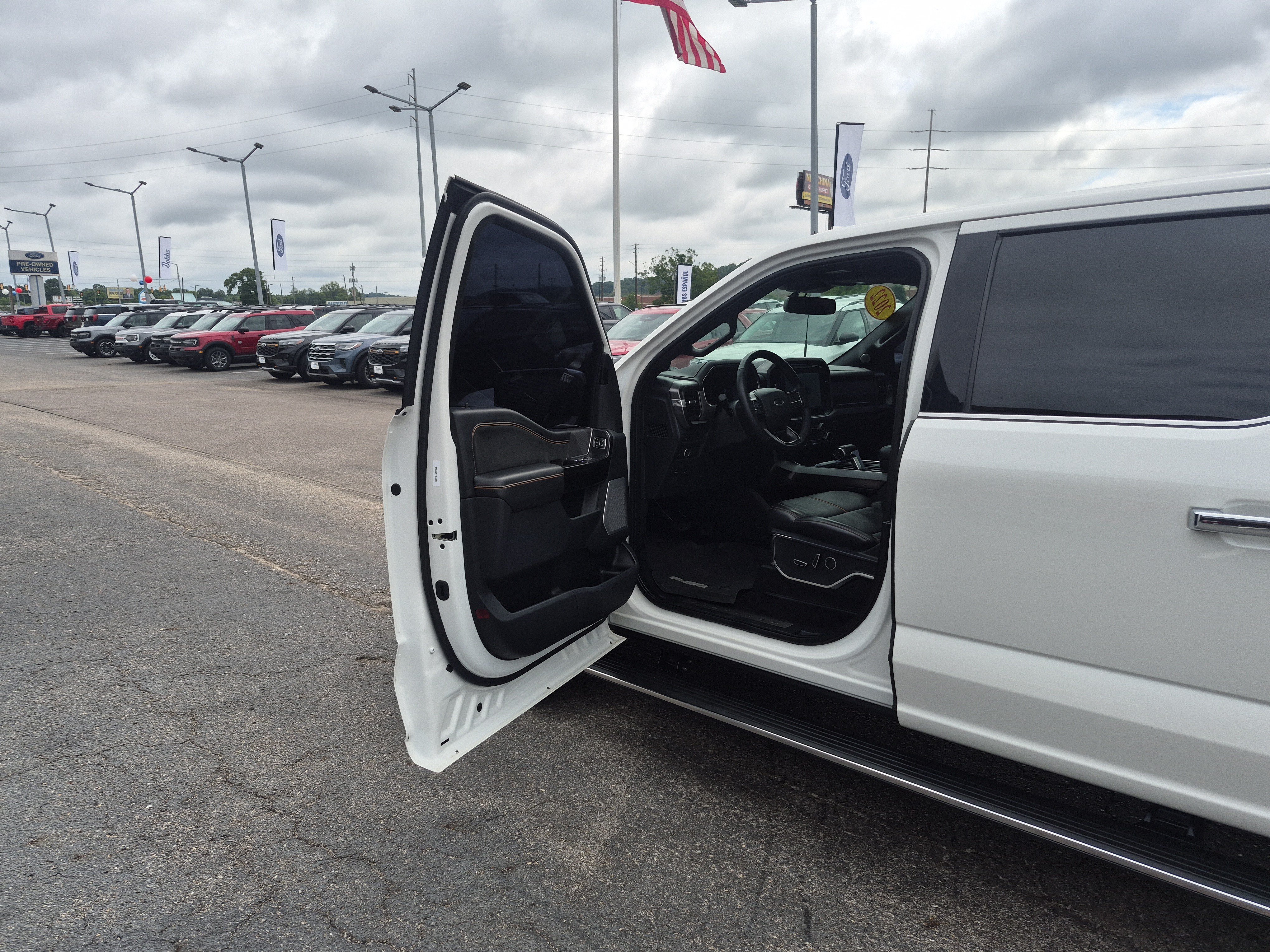 Certified 2022 Ford F150 Platinum w/ Equipment Group 701A High AWD/4WD image 13