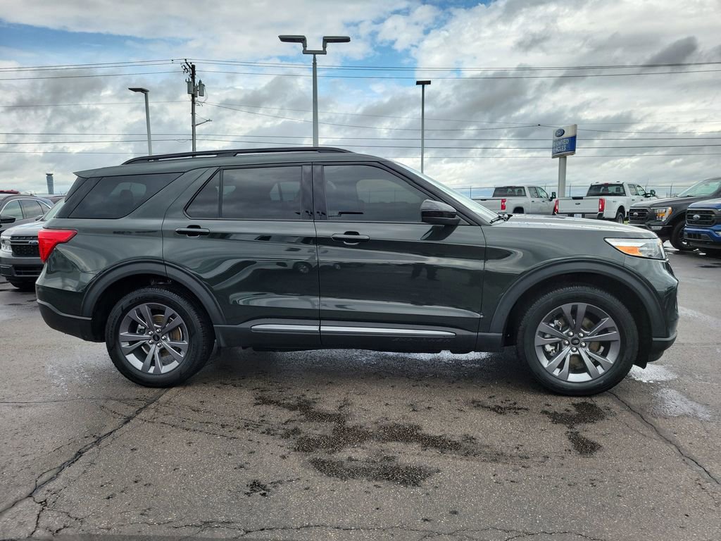 Certified 2022 Ford Explorer XLT w/ Equipment Group 202A image 6