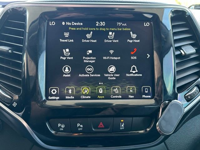 Used 2019 Jeep Cherokee Limited w/ Luxury Group AWD/4WD image 17