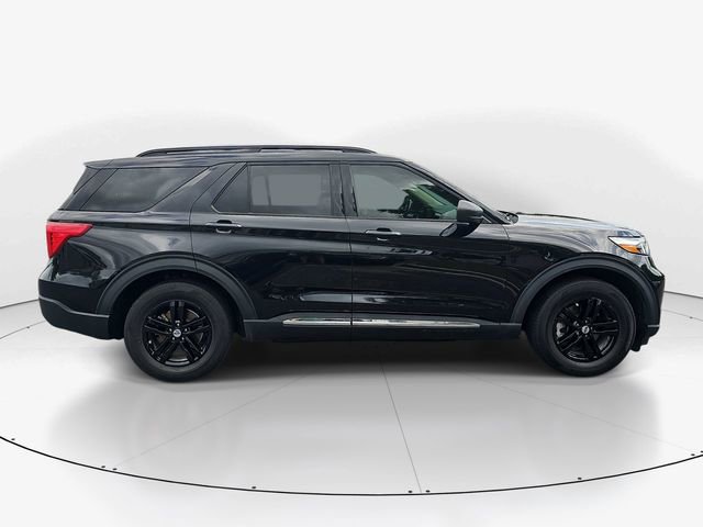 Certified 2022 Ford Explorer XLT w/ Equipment Group 202A RWD image 2