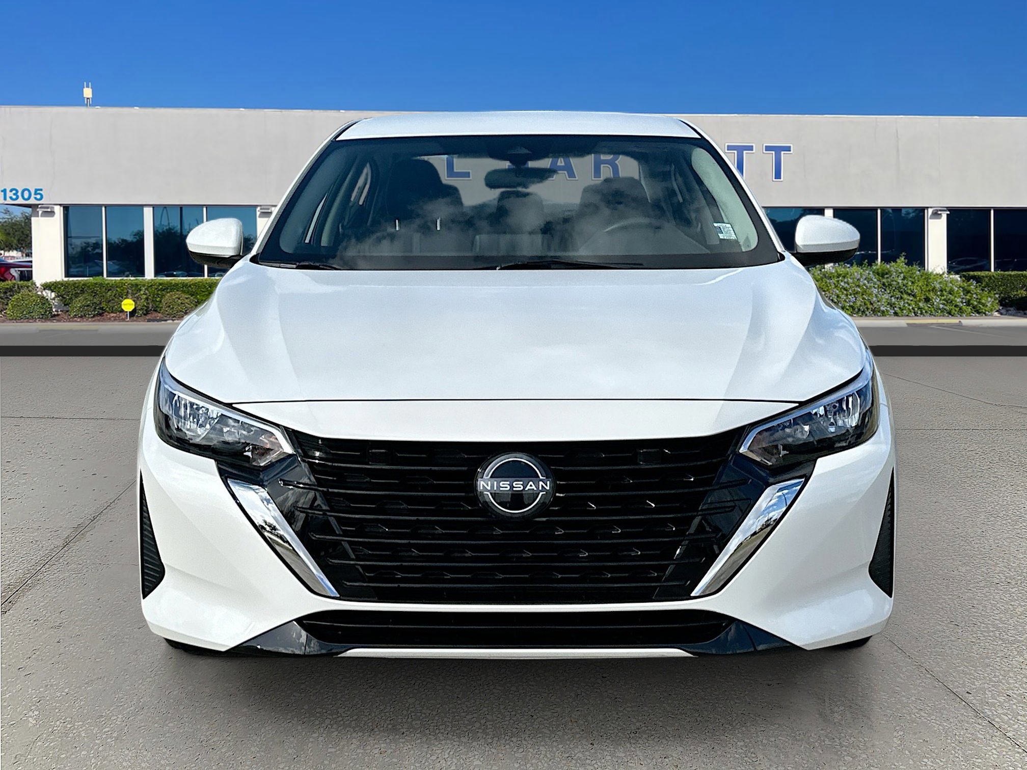 Used 2025 Nissan Sentra SV w/ Lighting Package image 8