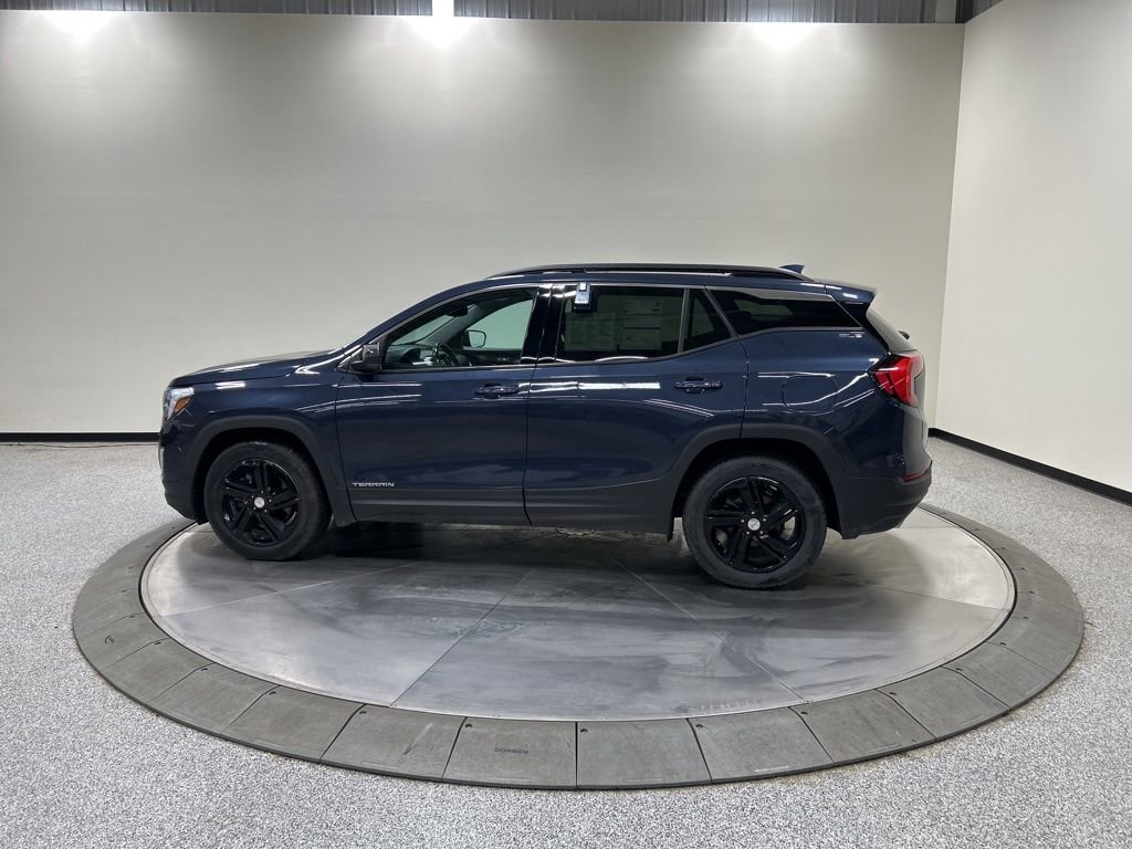 Used 2018 GMC Terrain SLE w/ Driver Convenience Package FWD image 10
