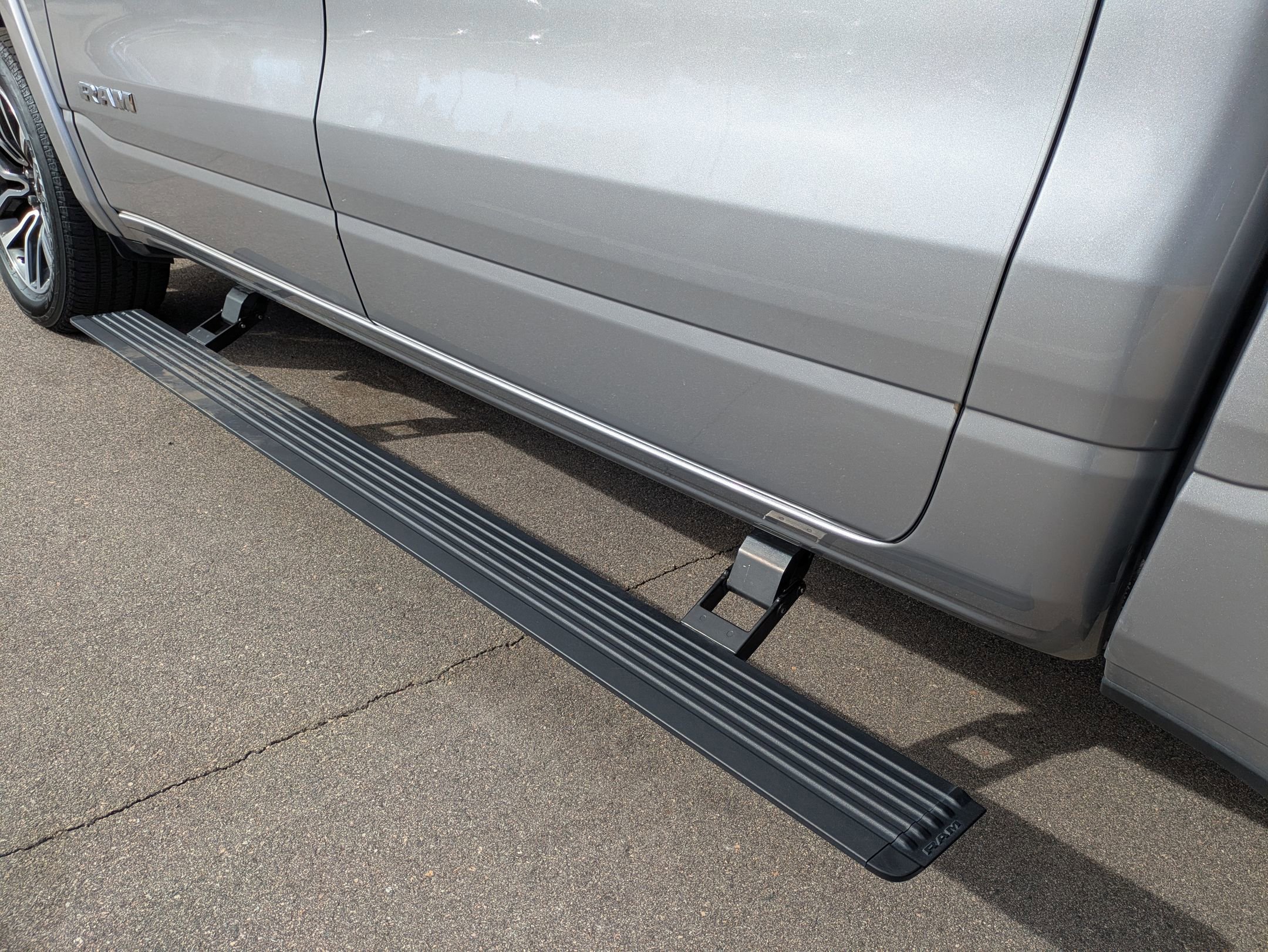 Used 2025 RAM 1500 Limited image 29