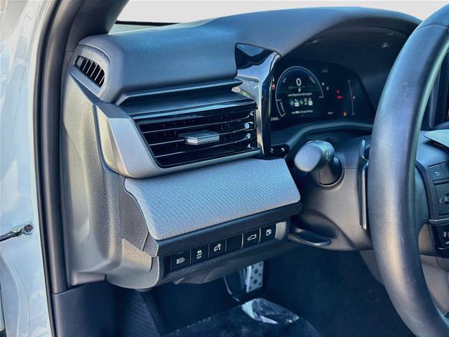 Used 2025 Toyota Camry SE w/ Convenience Package FWD image 11