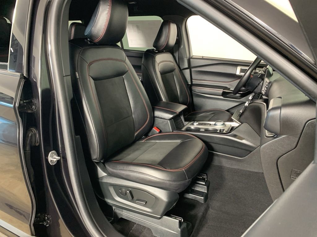 Certified 2023 Ford Explorer ST-Line AWD/4WD image 40