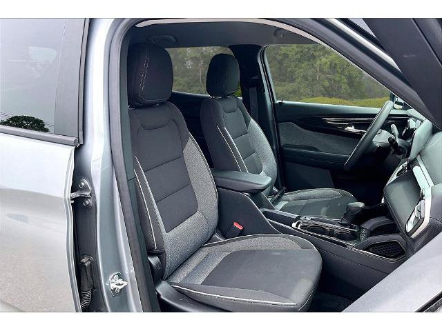 Used 2025 Chevrolet TrailBlazer LT AWD/4WD image 24