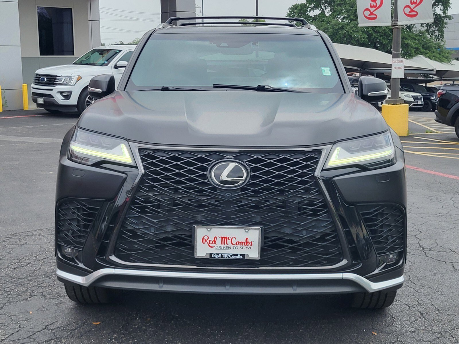 Used 2023 Lexus LX 600 F Sport w/ Accessory Package (Z1) AWD/4WD image 9