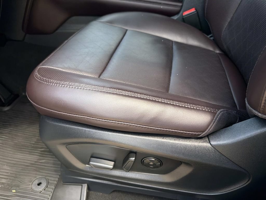 Certified 2025 Ford Explorer Platinum RWD image 20