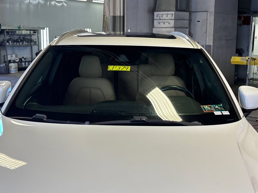 Used 2020 Volvo XC40 T5 Momentum w/ Protection Package AWD/4WD image 17