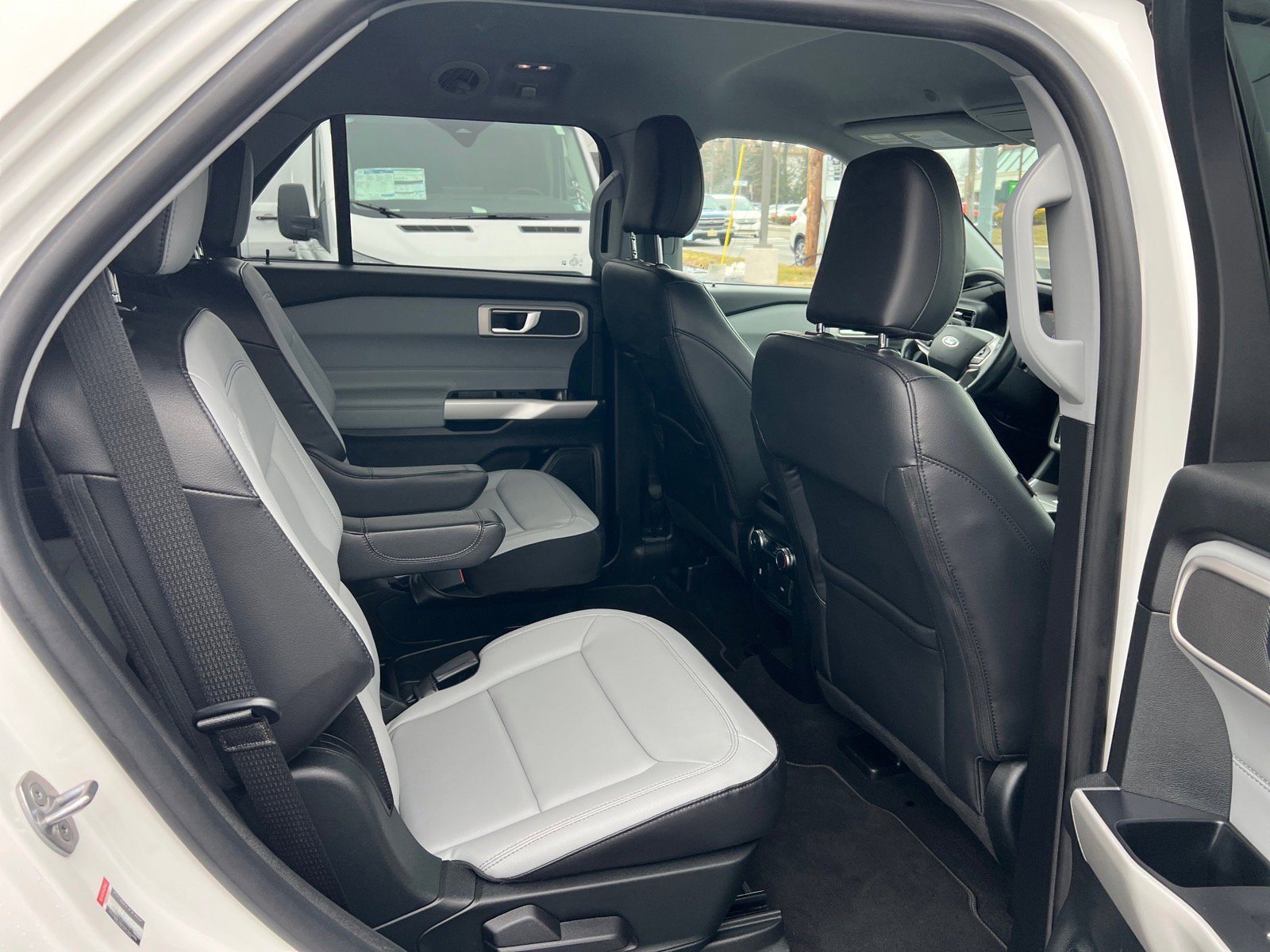 Certified 2021 Ford Explorer XLT w/ Equipment Group 202A image 24