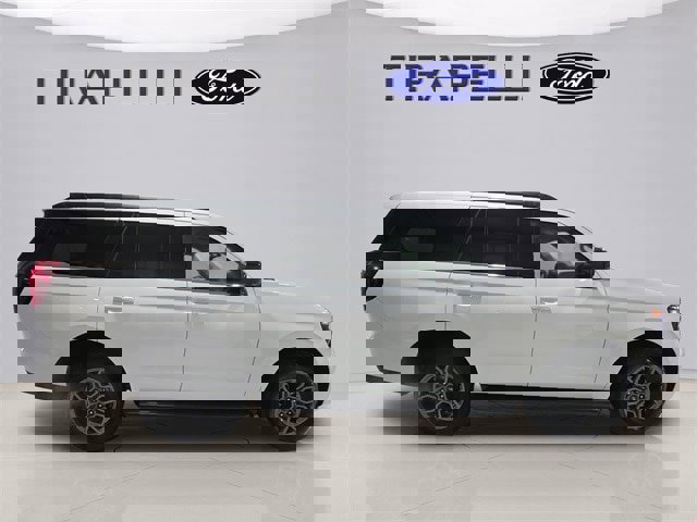 Certified 2025 Ford Expedition Active image 2