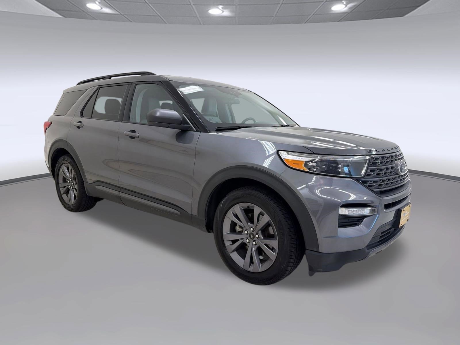 Certified 2021 Ford Explorer XLT w/ Equipment Group 202A RWD image 7