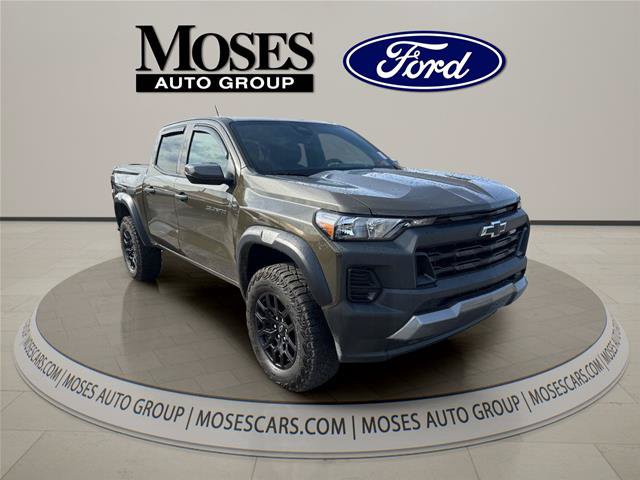 Used 2025 Chevrolet Colorado Trail Boss AWD/4WD image 3