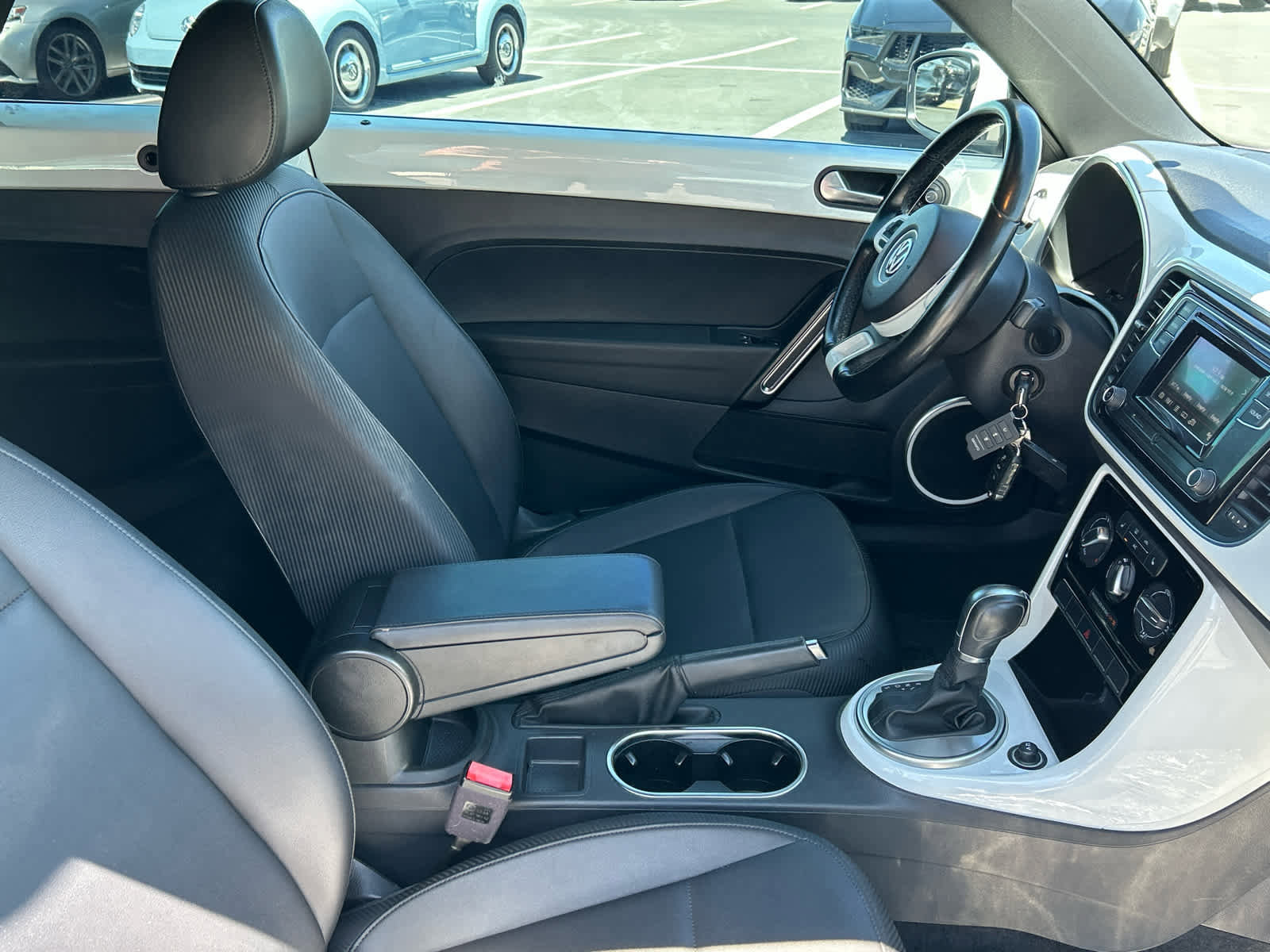 Used 2018 Volkswagen Beetle 2.0T S image 18