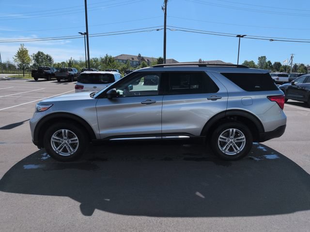 Certified 2023 Ford Explorer XLT w/ Equipment Group 202A AWD/4WD image 4