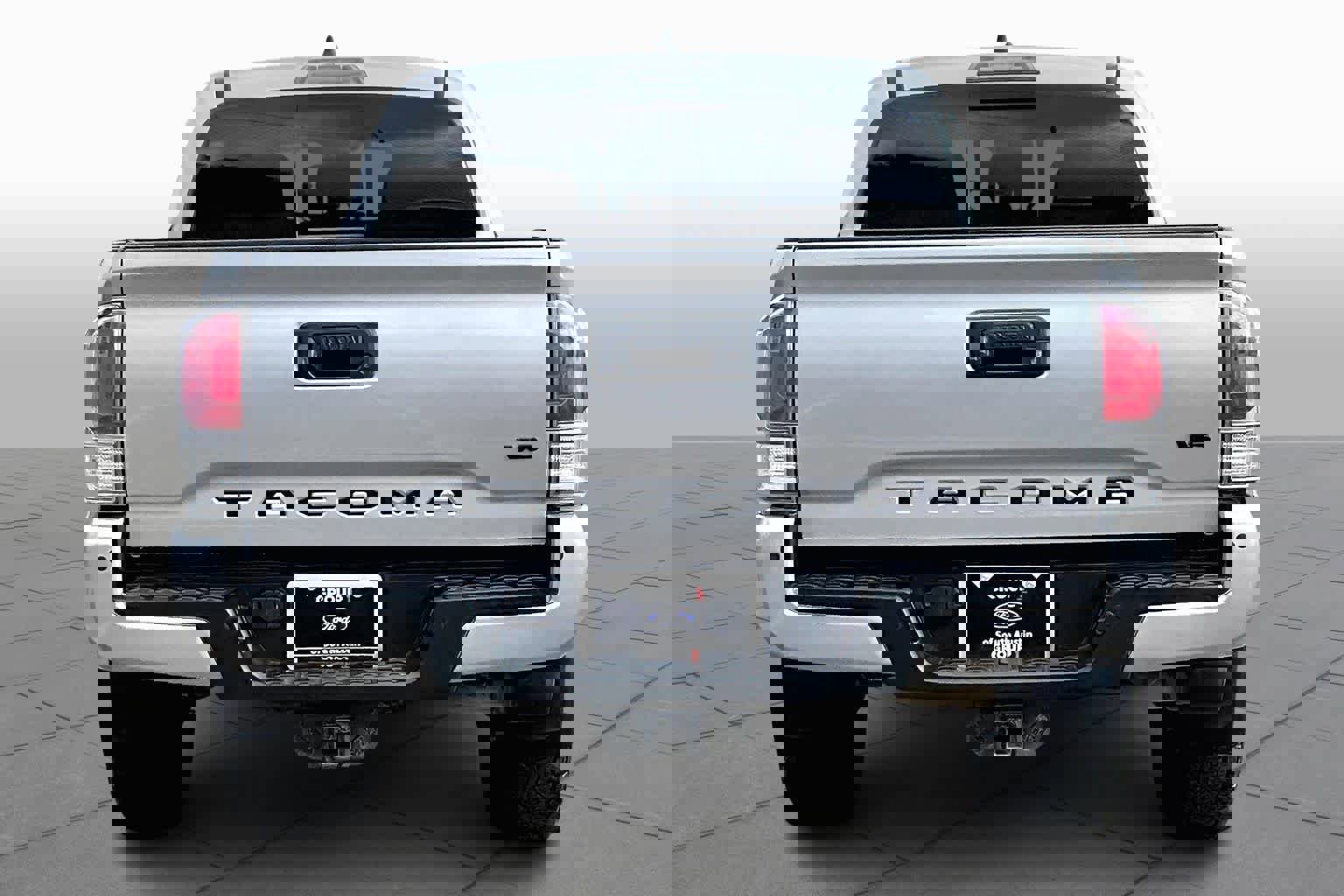 Used 2020 Toyota Tacoma TRD Sport image 2