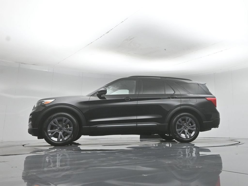 Certified 2023 Ford Explorer XLT w/ Equipment Group 202A RWD image 54