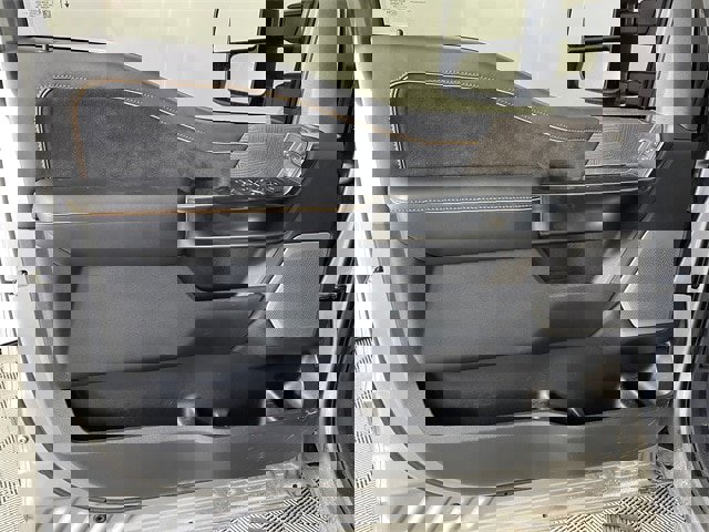 Certified 2024 Ford F350 Platinum w/ Tremor Off-Road Package image 10