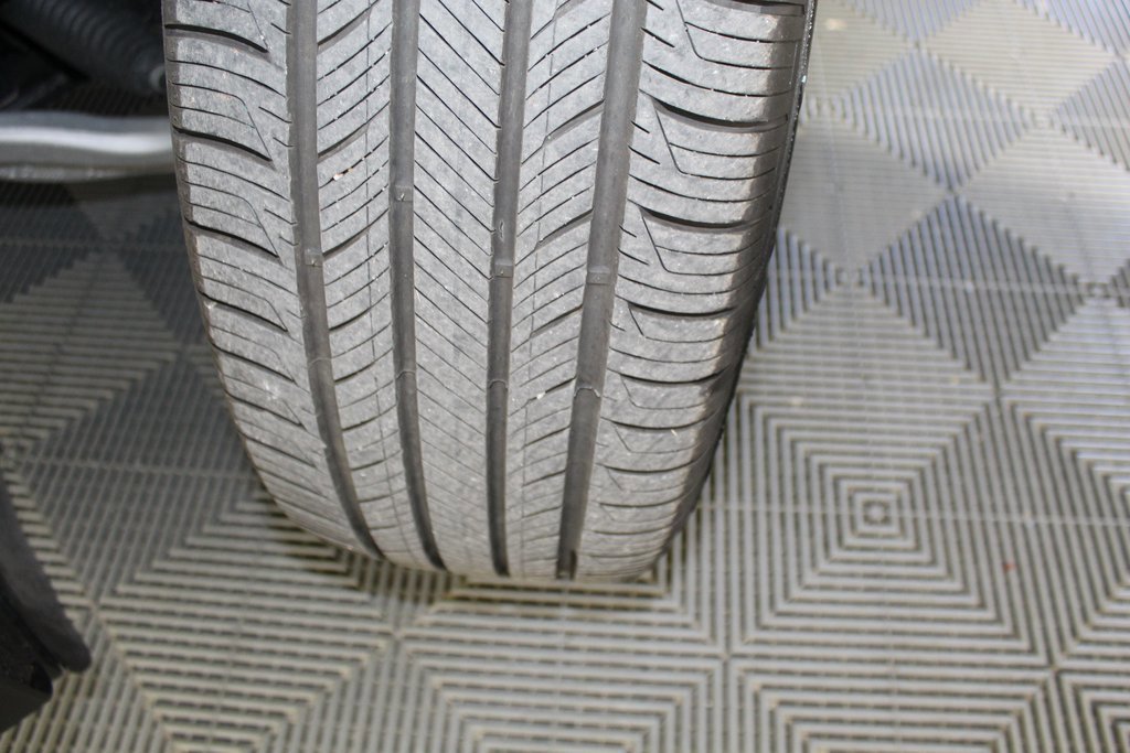 Certified 2025 Ford Explorer Active image 24