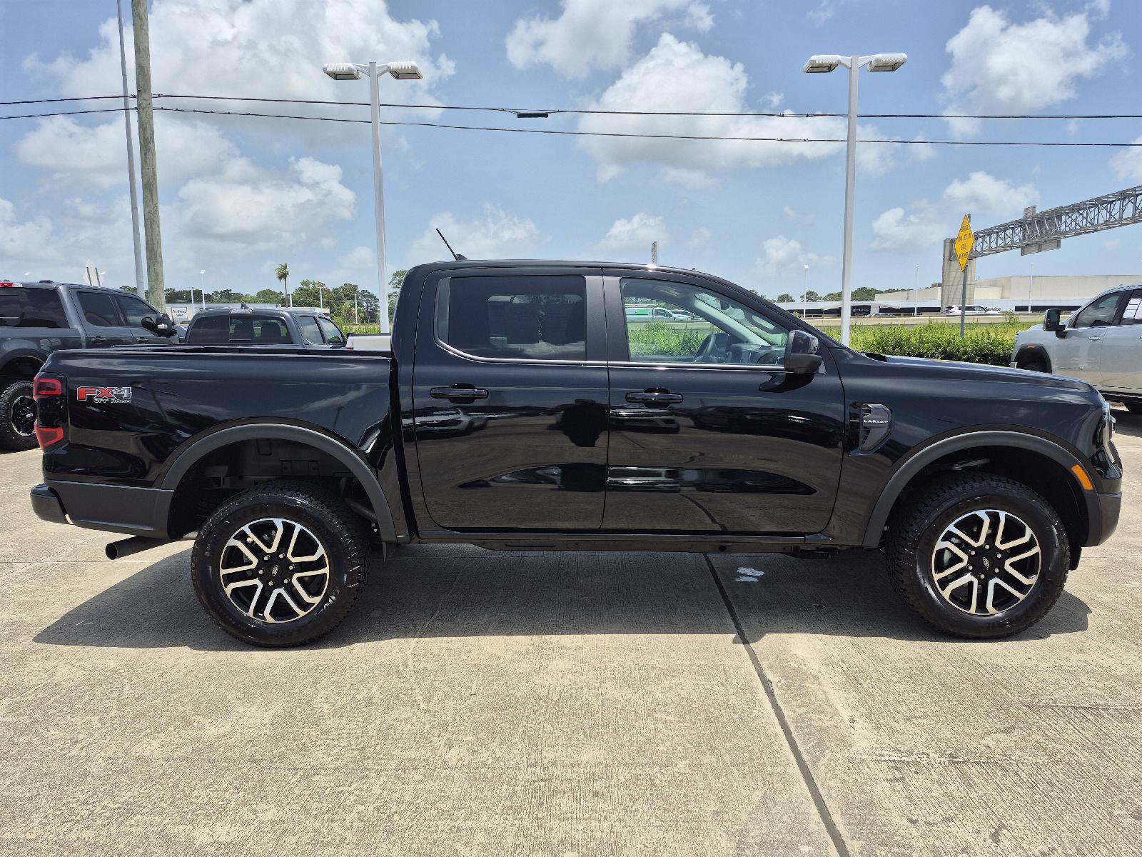 Certified 2026 Ford Ranger Lariat w/ FX4 Off-Road Package AWD/4WD image 16