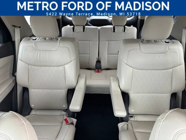 Certified 2023 Ford Explorer Platinum w/ Technology Package AWD/4WD image 38