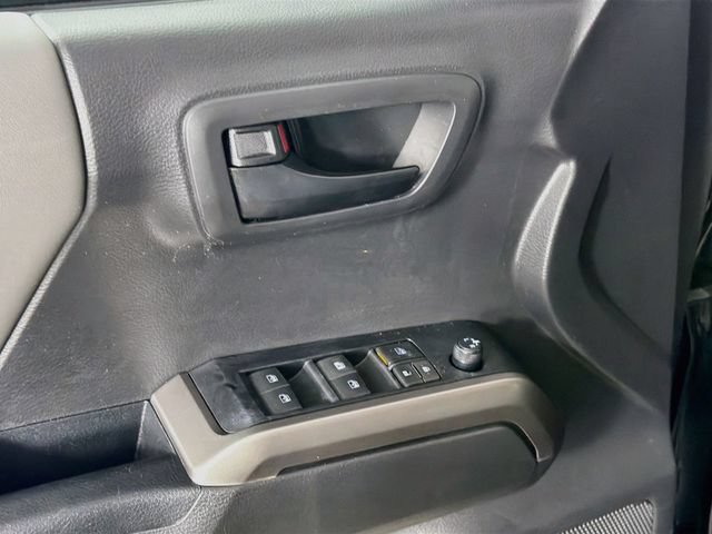 Used 2022 Toyota Tacoma SR5 w/ Technology Package RWD image 20