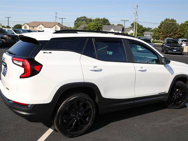 Used 2022 GMC Terrain SLE w/ Driver Convenience Package AWD/4WD image 13