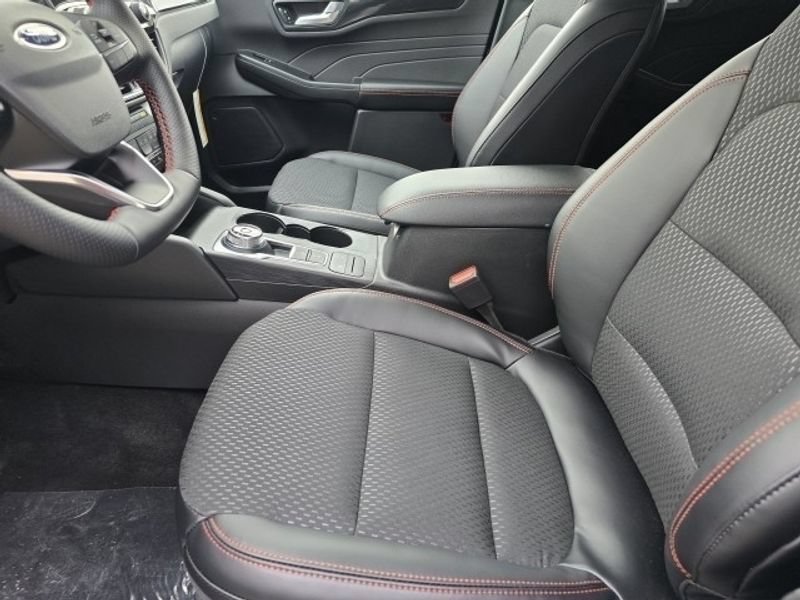 Certified 2025 Ford Escape ST-Line w/ Cold Weather Package FWD image 8