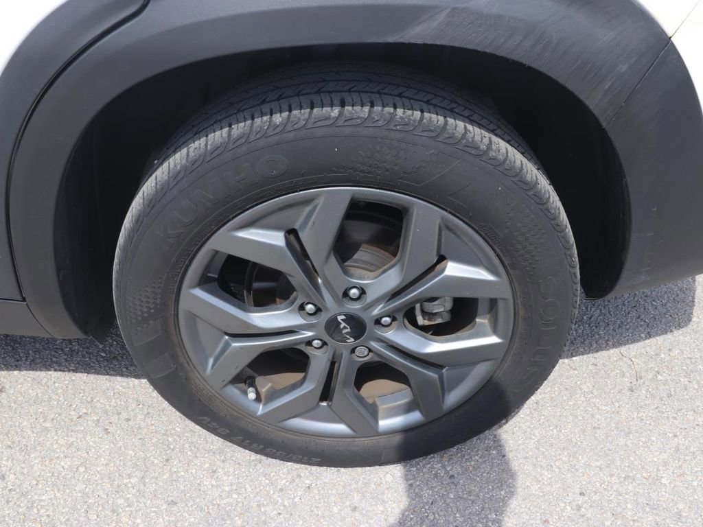 Used 2024 Kia Seltos LX AWD/4WD image 6