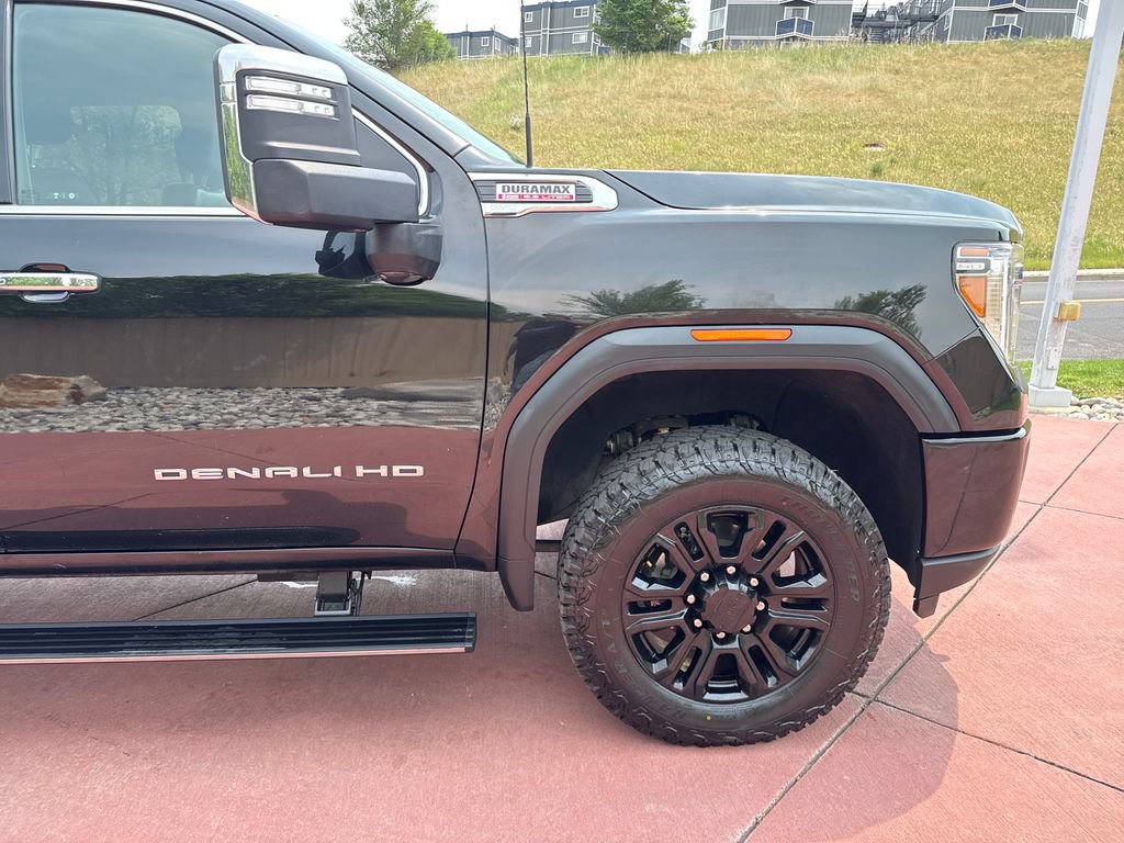 Used 2021 GMC Sierra 2500 Denali w/ Denali Black Diamond Edition AWD/4WD image 32