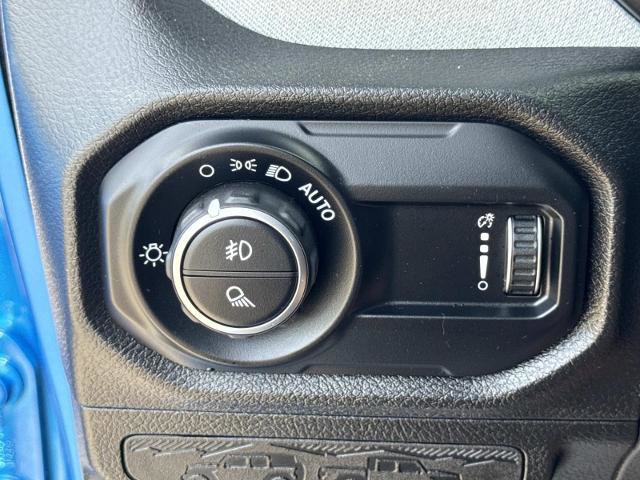 Used 2024 Jeep Gladiator Sport AWD/4WD image 19