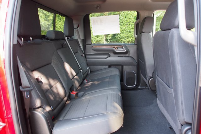 Used 2025 GMC Sierra 2500 SLE w/ Preferred Package AWD/4WD image 14