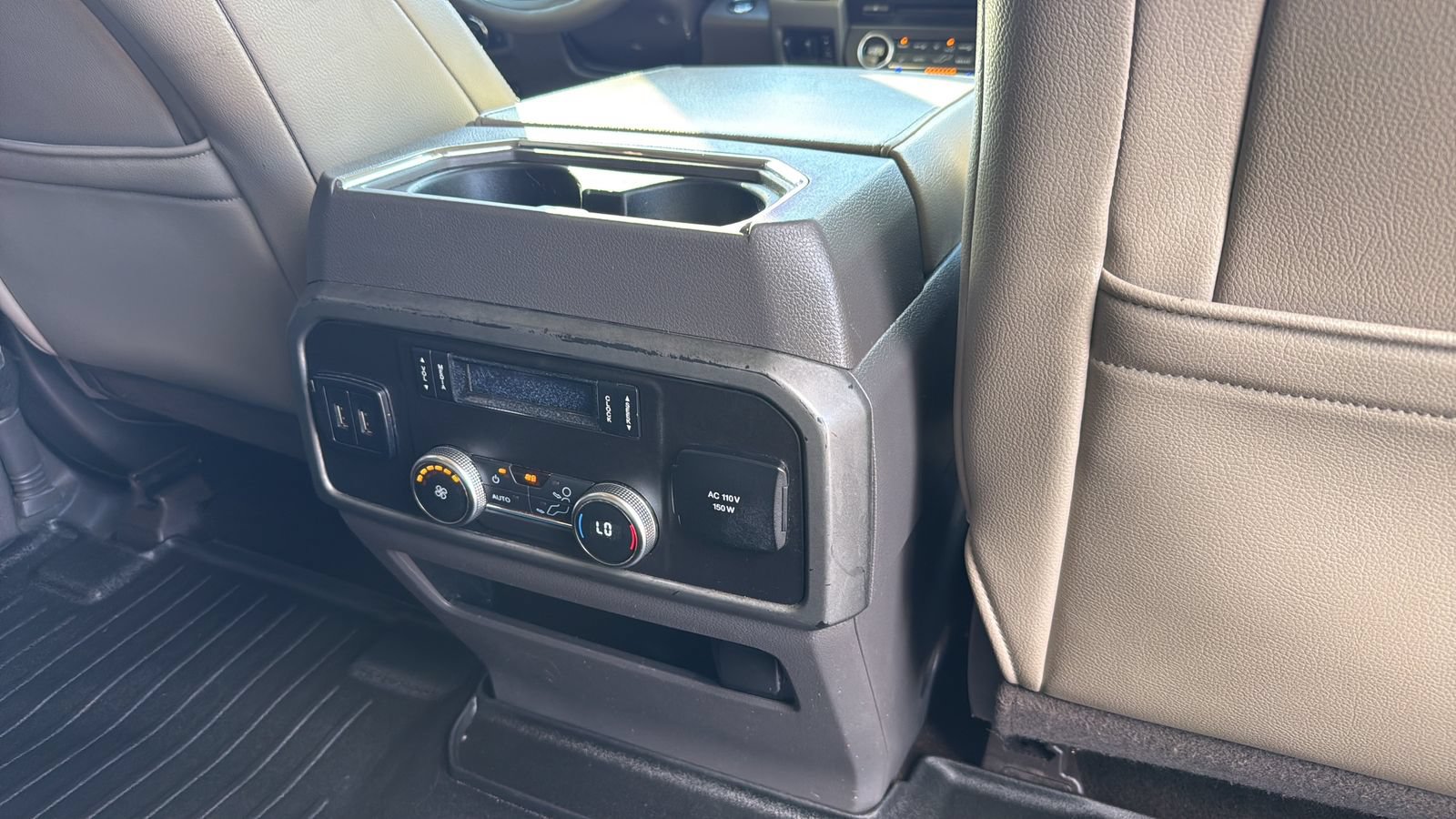 Certified 2018 Ford Expedition XLT w/ Equipment Group 202A RWD image 27