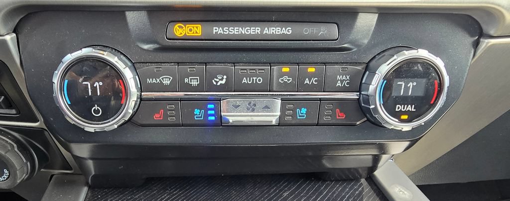 Certified 2022 Ford F350 Platinum AWD/4WD image 21