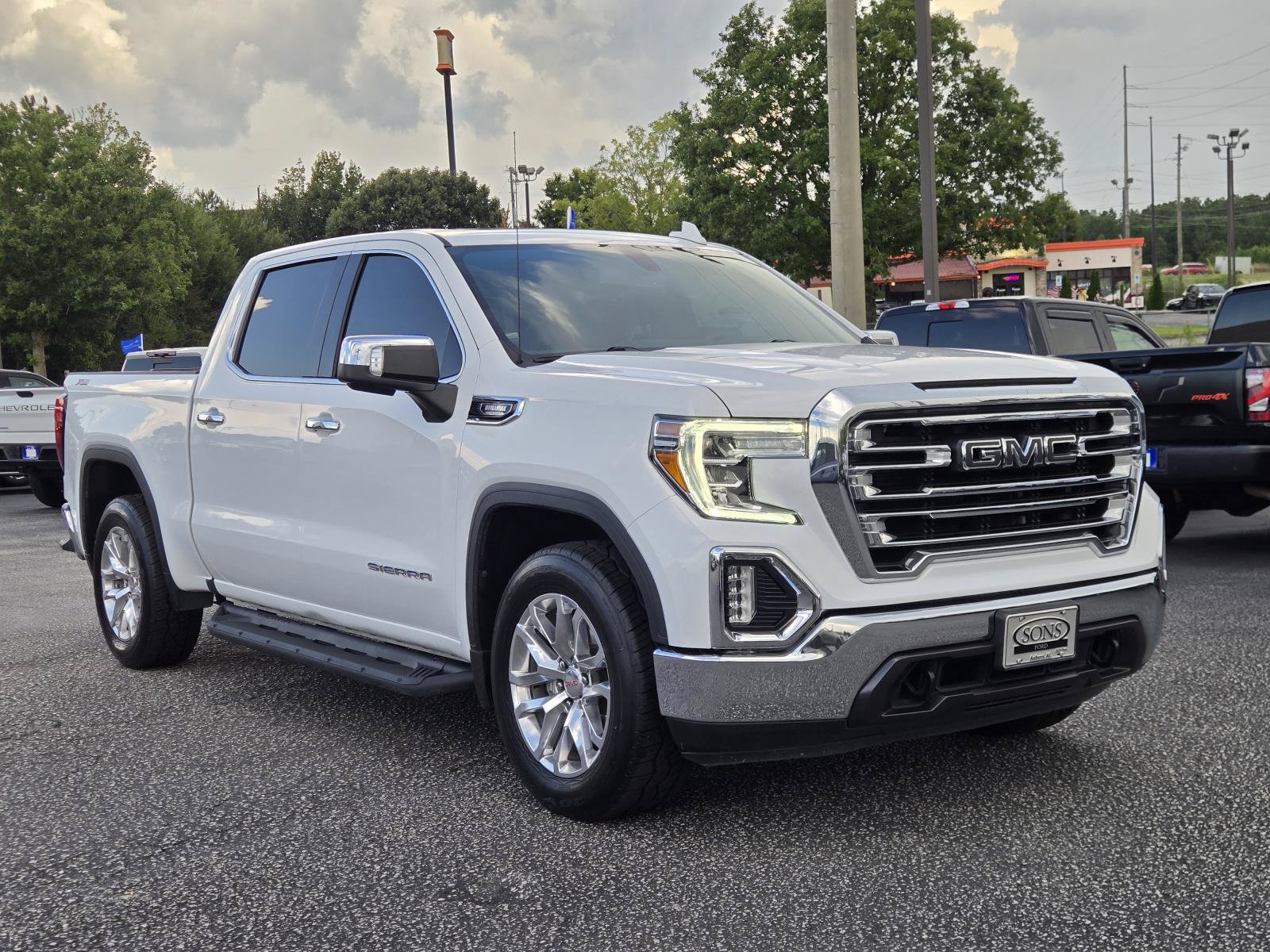 Used 2021 GMC Sierra 1500 SLT w/ SLT Convenience Package AWD/4WD image 4