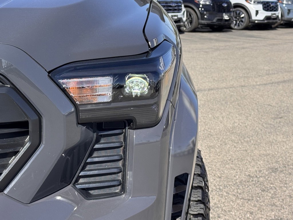 Used 2025 Toyota Tacoma TRD Sport image 8