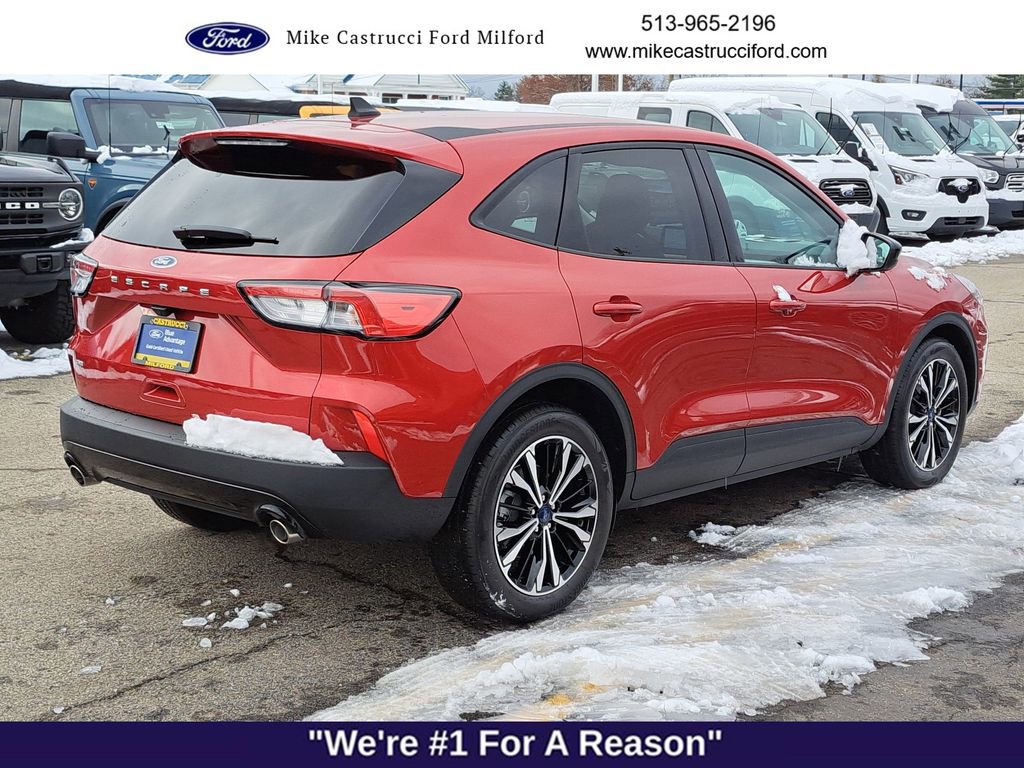 Certified 2022 Ford Escape SE w/ SE Sport Appearance Package image 5