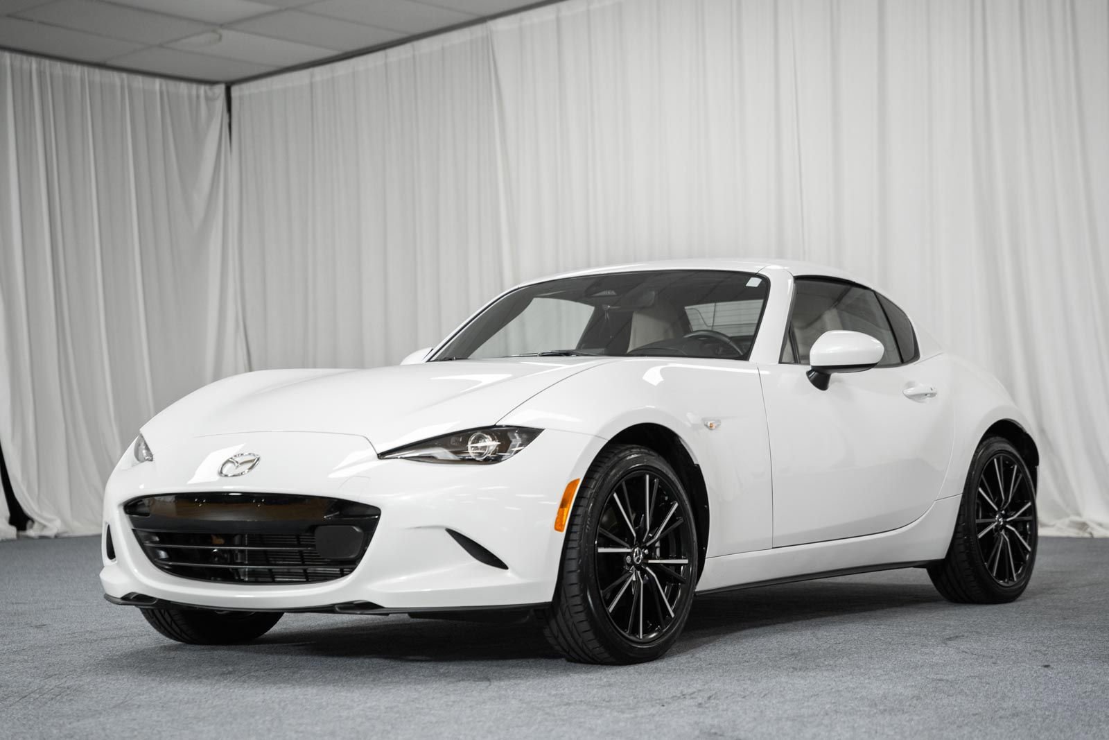 Used 2024 MAZDA MX-5 Miata RF Grand Touring w/ Weather Package image 3