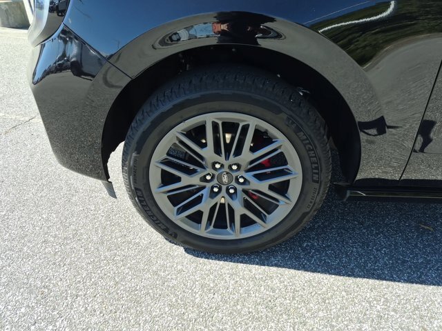 Certified 2025 Ford Expedition Max Platinum w/ Stealth Performance Package AWD/4WD image 11