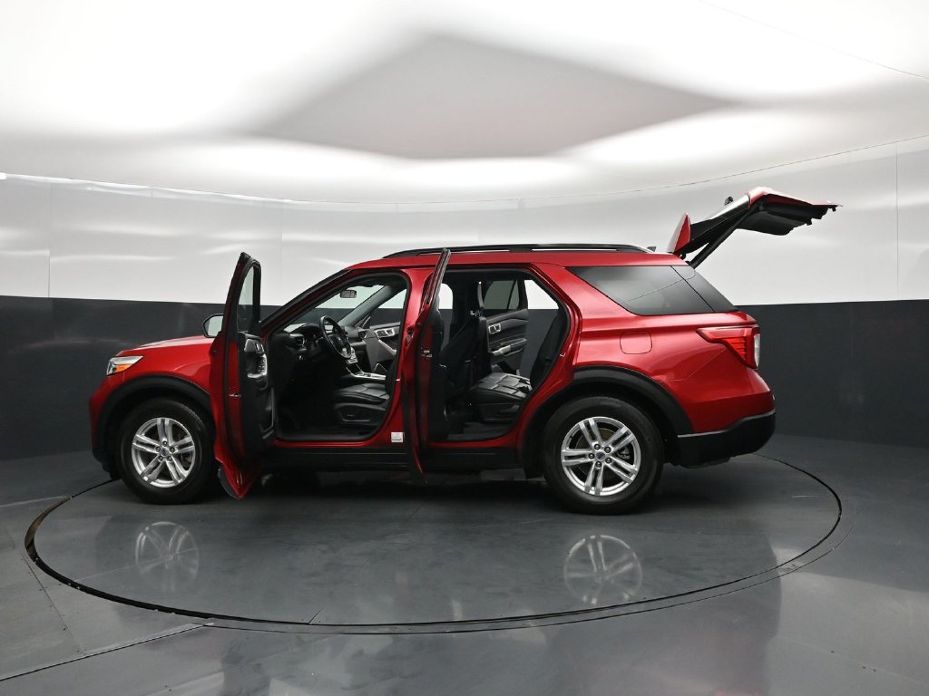 Certified 2021 Ford Explorer XLT w/ Equipment Group 202A RWD image 35