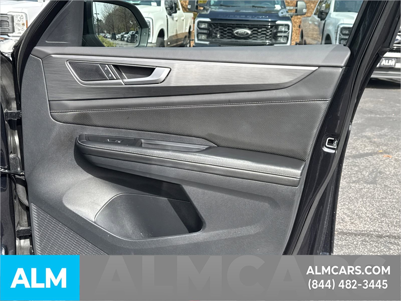 Used 2025 Volkswagen Atlas Cross Sport SE image 17