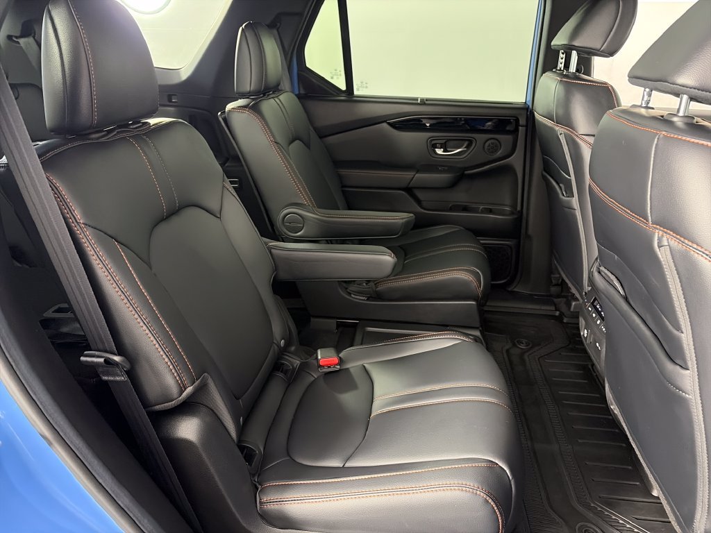 Used 2025 Honda Pilot TrailSport image 29