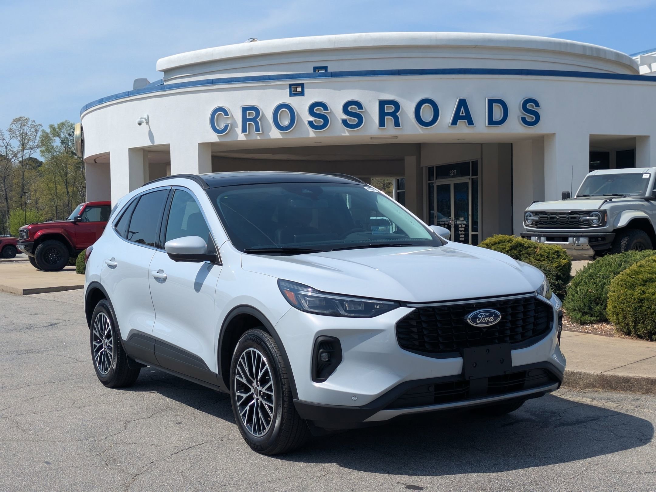 Certified 2025 Ford Escape SE w/ PHEV Premium Package